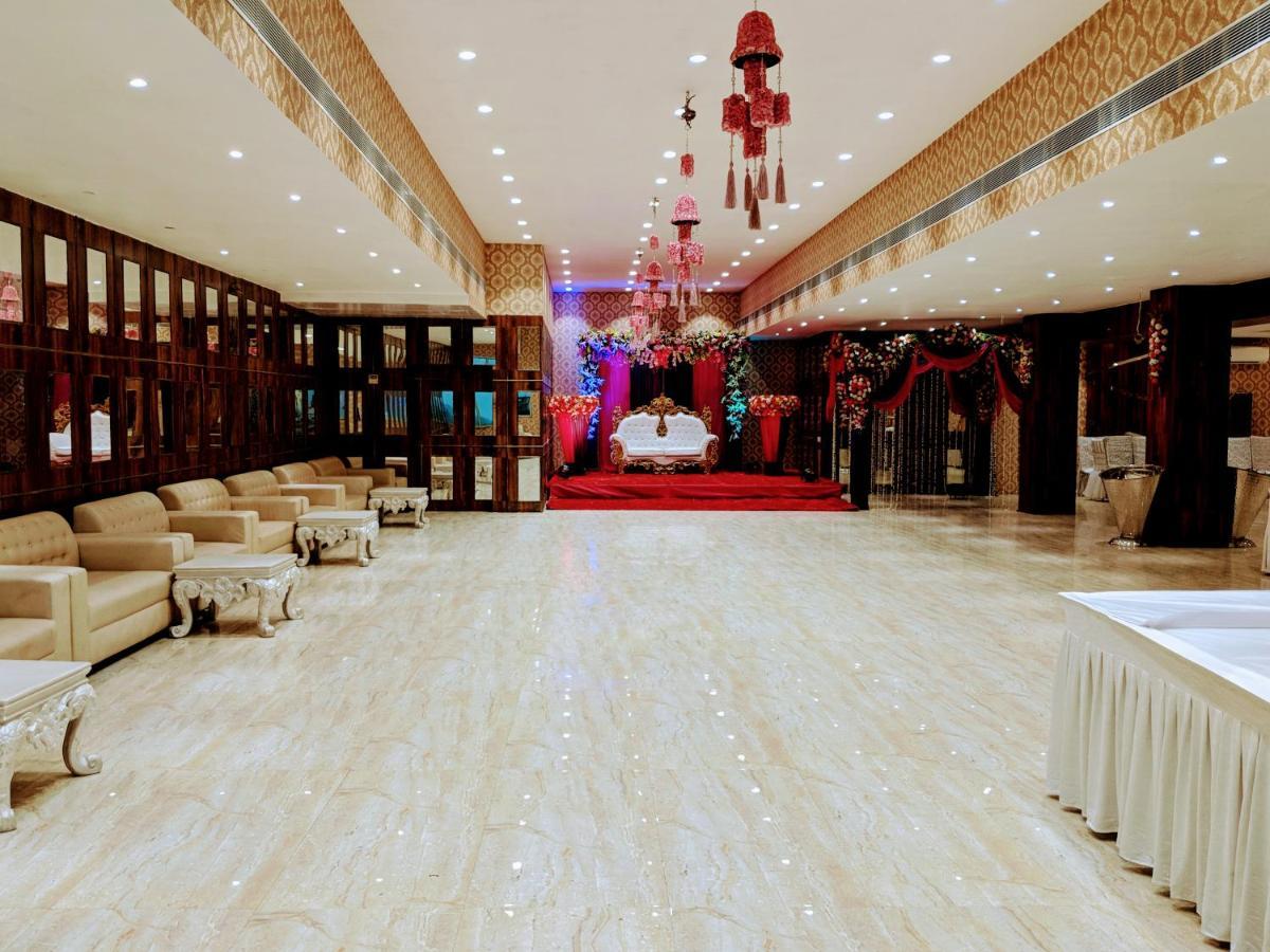 The Prestige Hotel & Convention Panposh Екстериор снимка