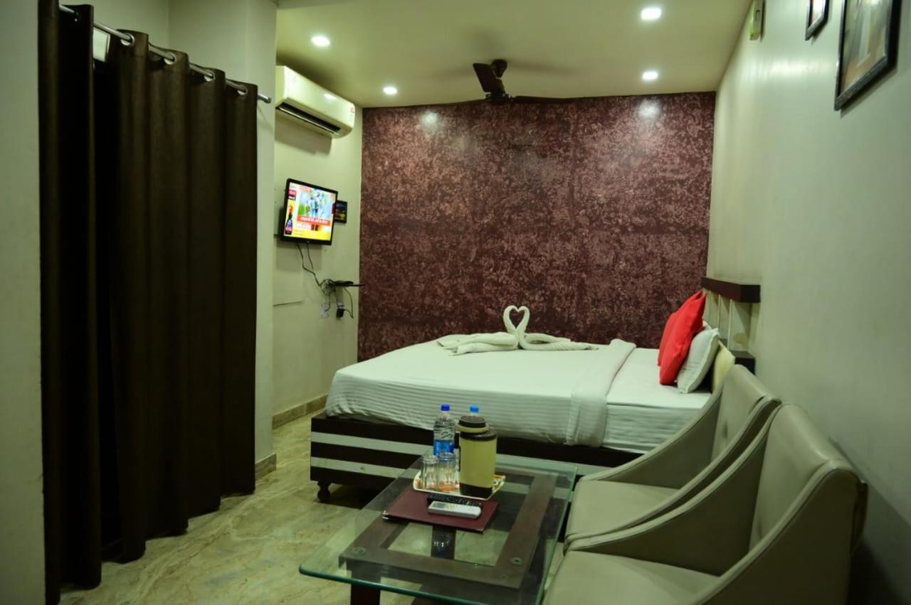 The Prestige Hotel & Convention Panposh Екстериор снимка
